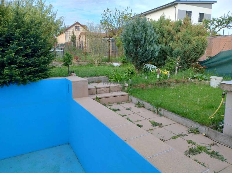 bazén - záhrada
